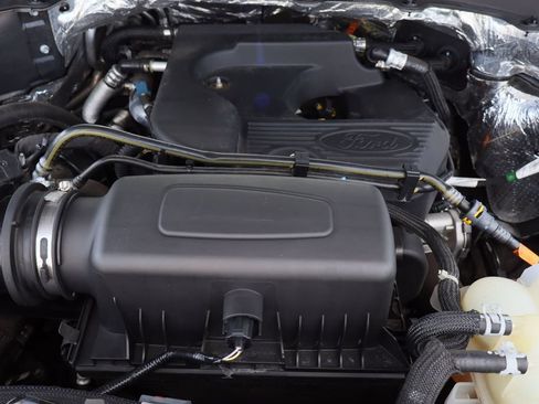 Used 2020 Ford Explorer XLT RWD image 33