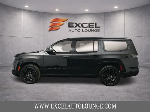 Used 2022 Jeep Grand Wagoneer Series II AWD/4WD image 3