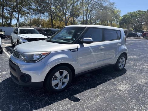 Used 2017 Kia Soul FWD image 11
