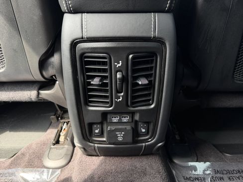 Used 2018 Jeep Grand Cherokee Trackhawk AWD/4WD image 21