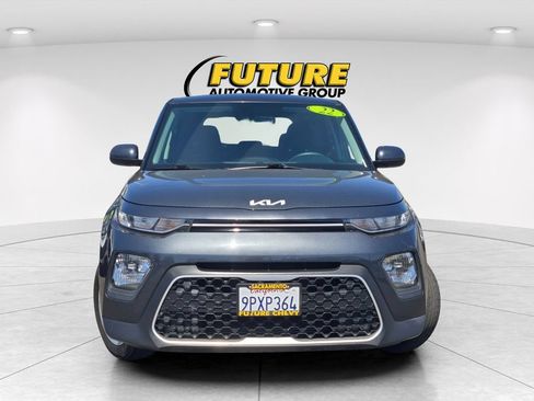 Used 2022 Kia Soul LX w/ Technology Package FWD image 2