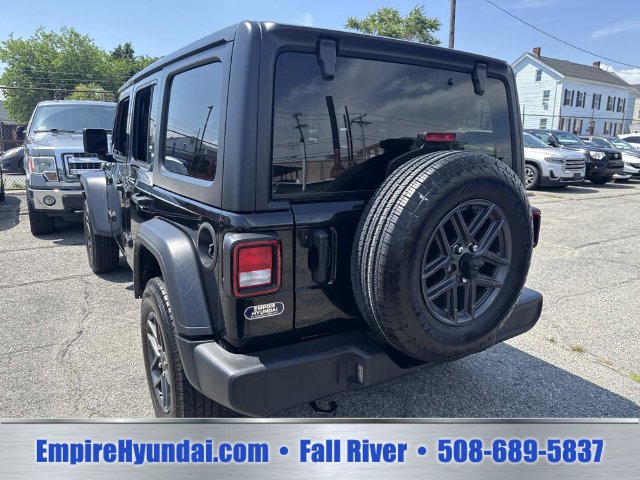 Used 2024 Jeep Wrangler Unlimited Sport AWD/4WD image 7