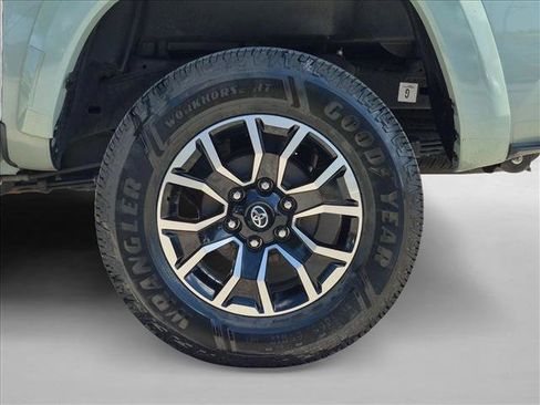 Used 2022 Toyota Tacoma TRD Sport w/ Technology Package AWD/4WD image 22