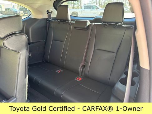 Certified 2021 Toyota Highlander XLE image 40