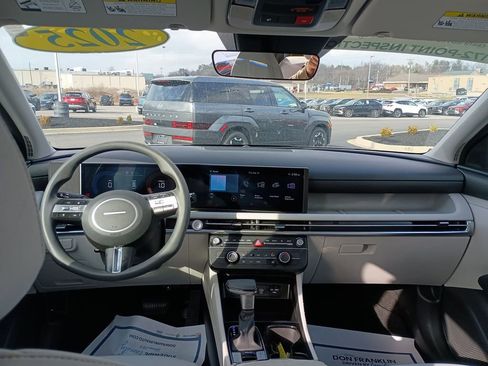 Used 2025 Hyundai Tucson SE image 10