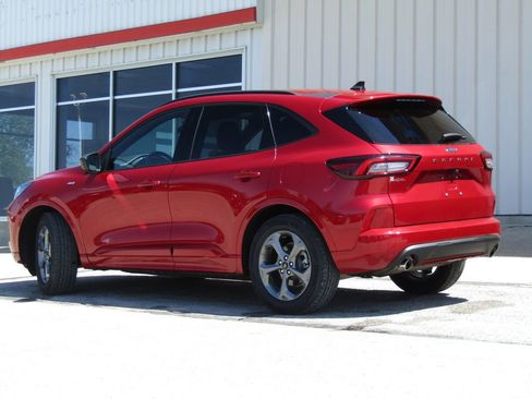 Used 2024 Ford Escape ST-Line w/ Cold Weather Package FWD image 10