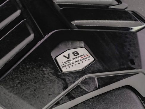 Used 2024 Lamborghini Urus Performante image 61