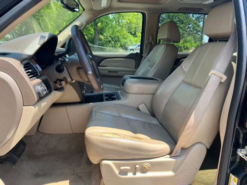 Used 2007 GMC Yukon XL SLT w/ SLT Preferred Equipment Group RWD image 9