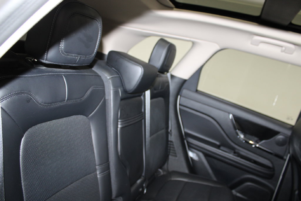 Used 2023 Lincoln Corsair AWD w/ Equipment Group 101A image 21