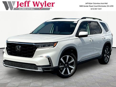 Used 2023 Honda Pilot Touring image 1
