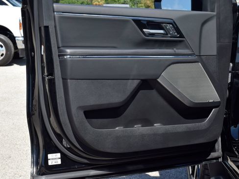 Used 2025 GMC Sierra EV Denali AWD/4WD image 17