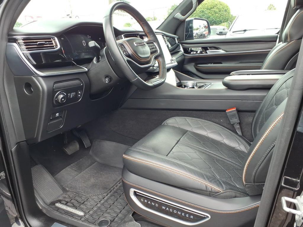 Used 2025 Jeep Grand Wagoneer L Series III w/ Rear Seat Video Group 1 AWD/4WD image 14