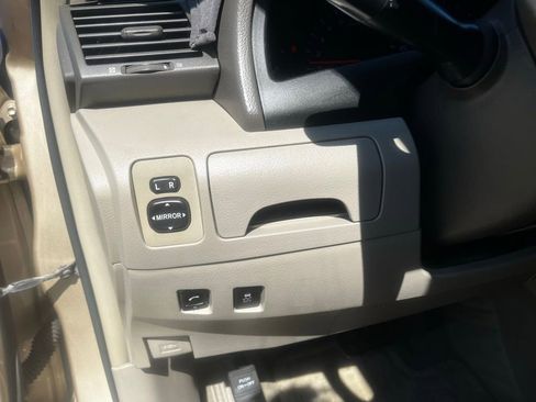 Used 2010 Toyota Camry SE image 17