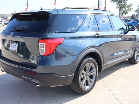 Used 2024 Ford Explorer XLT w/ Equipment Group 202A AWD/4WD image 5