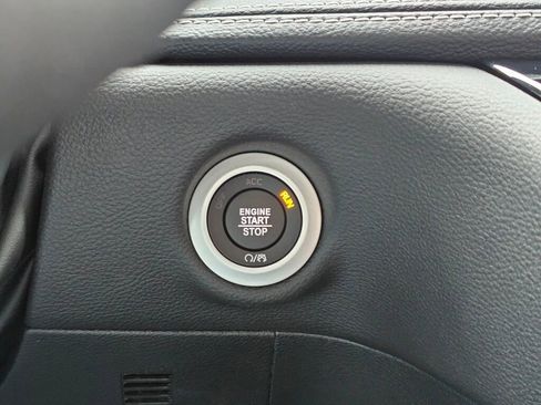 New 2026 Chrysler Pacifica Select image 25