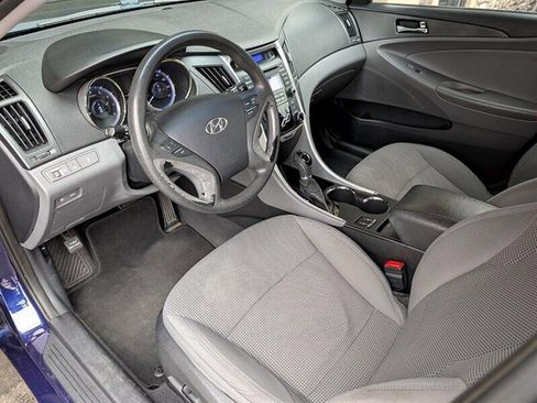 Used 2013 Hyundai Sonata GLS w/ Popular Equipment Pkg image 2