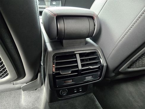 Used 2025 Audi Q3 2.0T Premium Plus w/ Premium Plus Package image 11