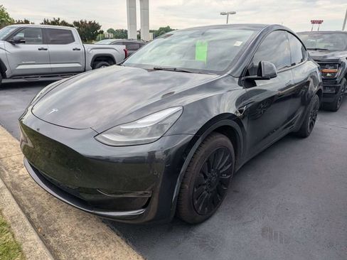 Used 2024 Tesla Model Y Long Range AWD/4WD image 5