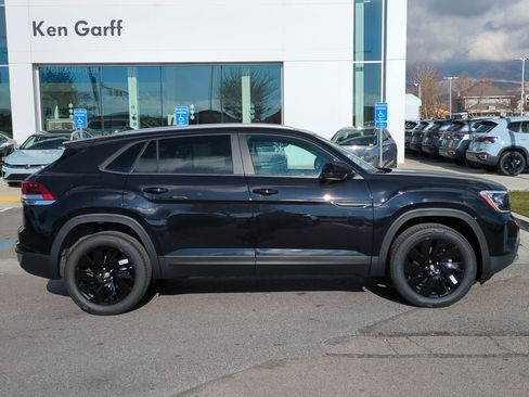 New 2026 Volkswagen Atlas Cross Sport SE AWD/4WD image 2