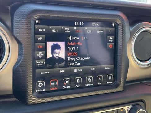 Used 2018 Jeep Wrangler Unlimited Rubicon image 25