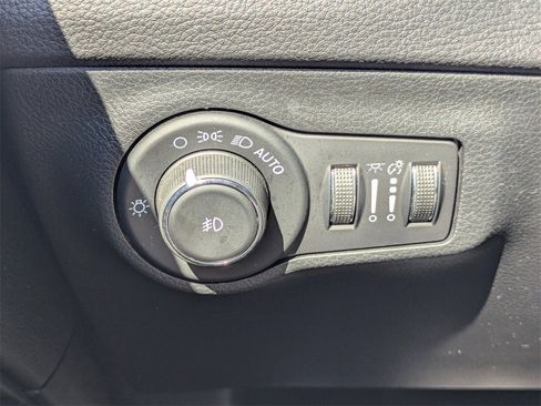 Used 2021 Jeep Compass Latitude image 24