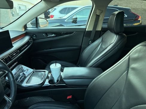 Used 2022 Lincoln Nautilus Reserve w/ Equipment Group 201A image 6