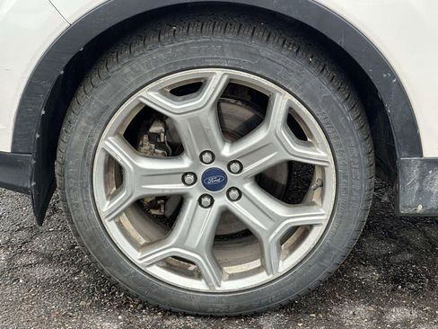 Used 2017 Ford Escape Titanium image 9