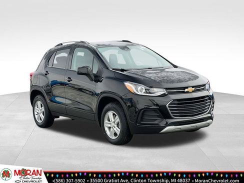 Certified 2022 Chevrolet Trax LT w/ LT Convenience Package image 7