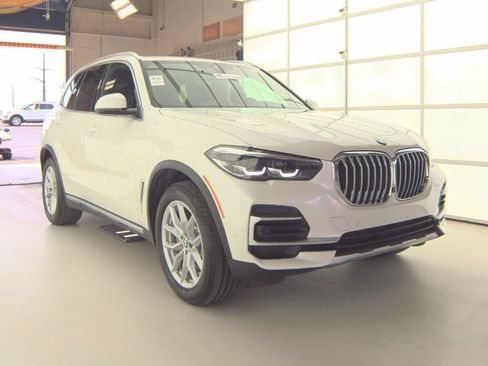 Used 2023 BMW X5 xDrive40i w/ Premium Package image 5