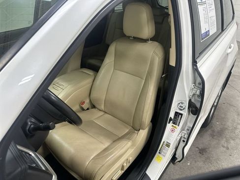 Used 2017 Toyota Highlander Limited FWD image 13