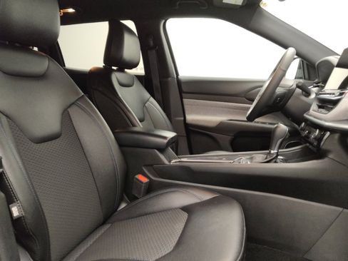 Used 2024 Jeep Compass Latitude image 21