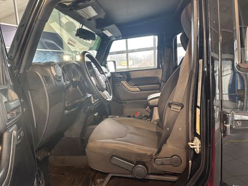 Used 2015 Jeep Wrangler Unlimited Sport w/ Quick Order Package 24S image 17