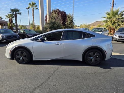 Used 2023 Toyota Prius LE image 7