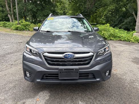 Used 2022 Subaru Outback Premium image 2