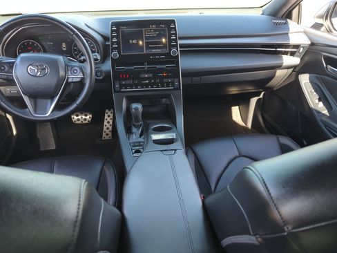 Used 2021 Toyota Avalon XSE FWD image 19