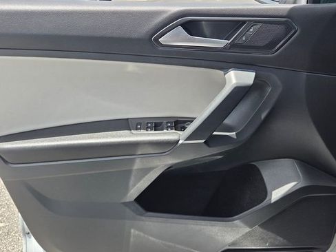 Used 2018 Volkswagen Tiguan SE FWD image 31