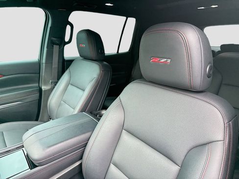 Used 2024 Chevrolet Traverse Z71 AWD/4WD image 9