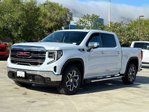 Used 2026 GMC Sierra 1500 SLT w/ SLT Premium Plus Package AWD/4WD image 4