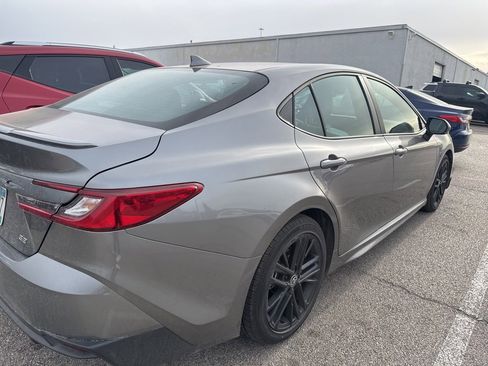 Used 2025 Toyota Camry SE image 5