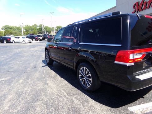 Used 2016 Lincoln Navigator L Select RWD image 46