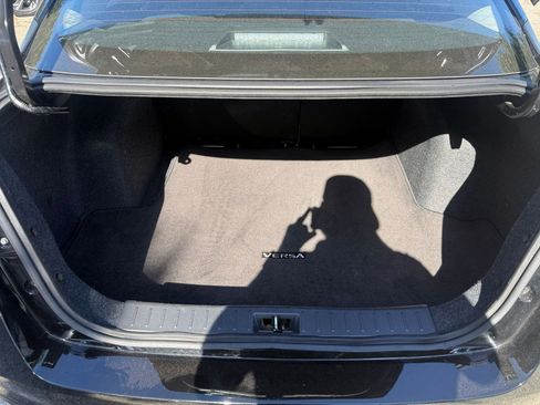 Used 2025 Nissan Versa SV image 27