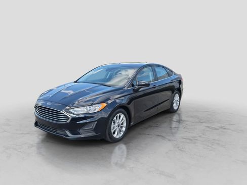Used 2020 Ford Fusion SE FWD image 4