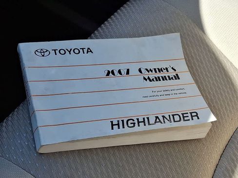 Used 2007 Toyota Highlander w/ 3rd Row image 23