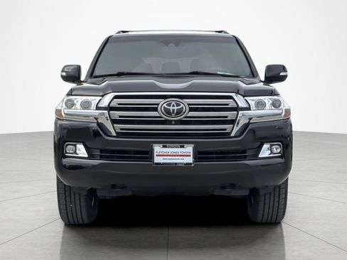 Certified 2018 Toyota Land Cruiser image 8