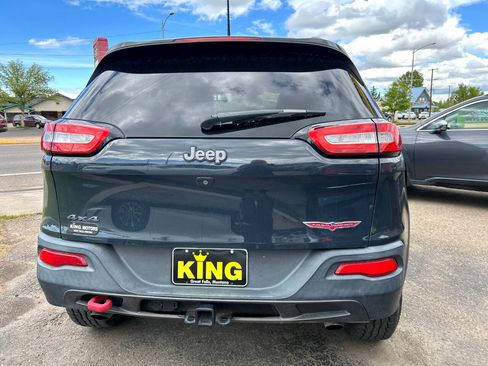 Used 2017 Jeep Cherokee Trailhawk w/ Comfort/Convenience Group image 4