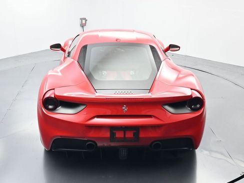 Used 2018 Ferrari 488 GTB RWD image 38