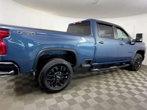Used 2025 Chevrolet Silverado 2500 Custom w/ Custom Value Package AWD/4WD image 4