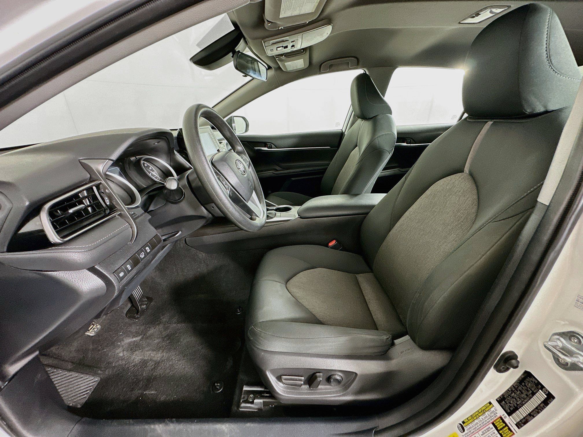Used 2022 Toyota Camry LE w/ Carpet Mat Package (TMS) FWD image 13