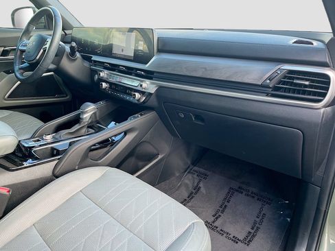 Used 2024 Kia Telluride EX X-Line AWD/4WD image 29