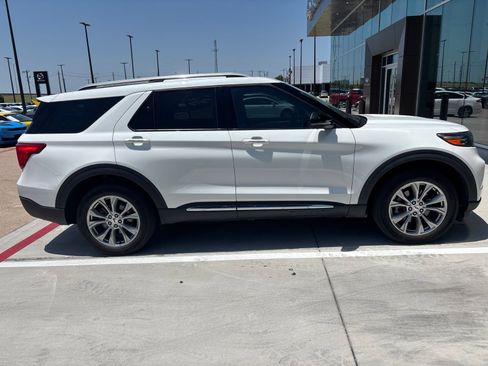 Used 2022 Ford Explorer Limited w/ Equipment Group 301A AWD/4WD image 4
